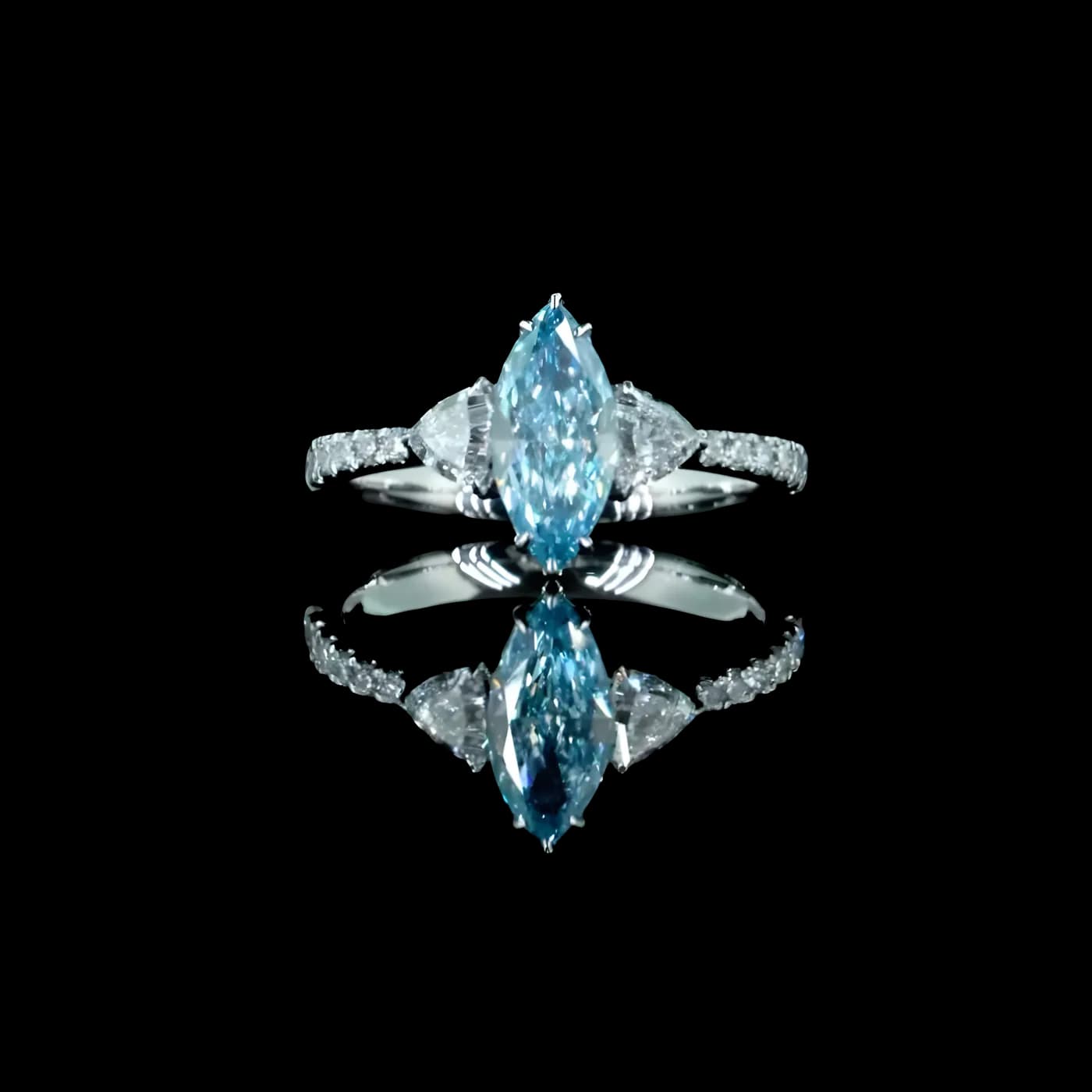Bague avec pierre latérale en diamant bleu (D53)