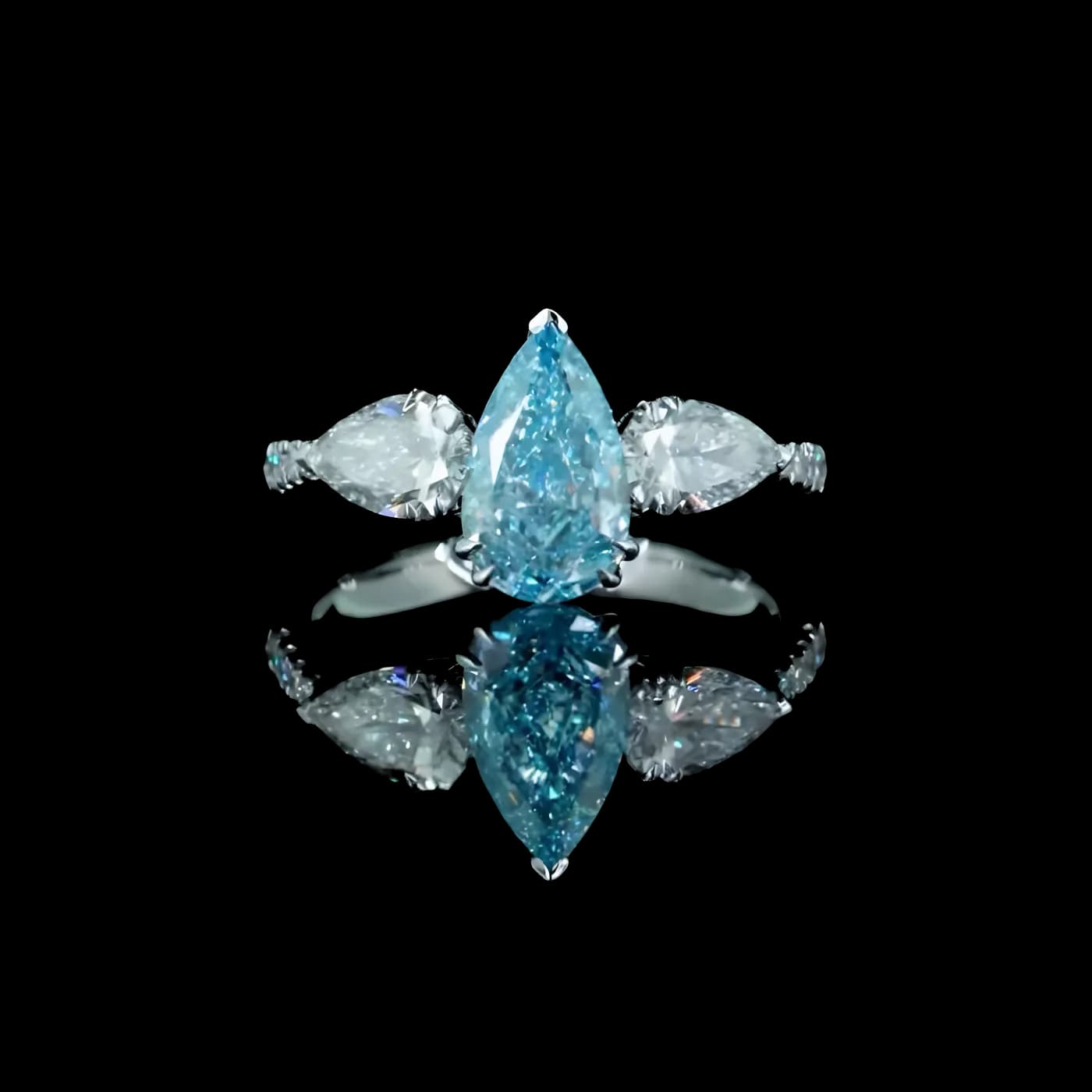Bague avec pierre latérale en diamant bleu (D51)