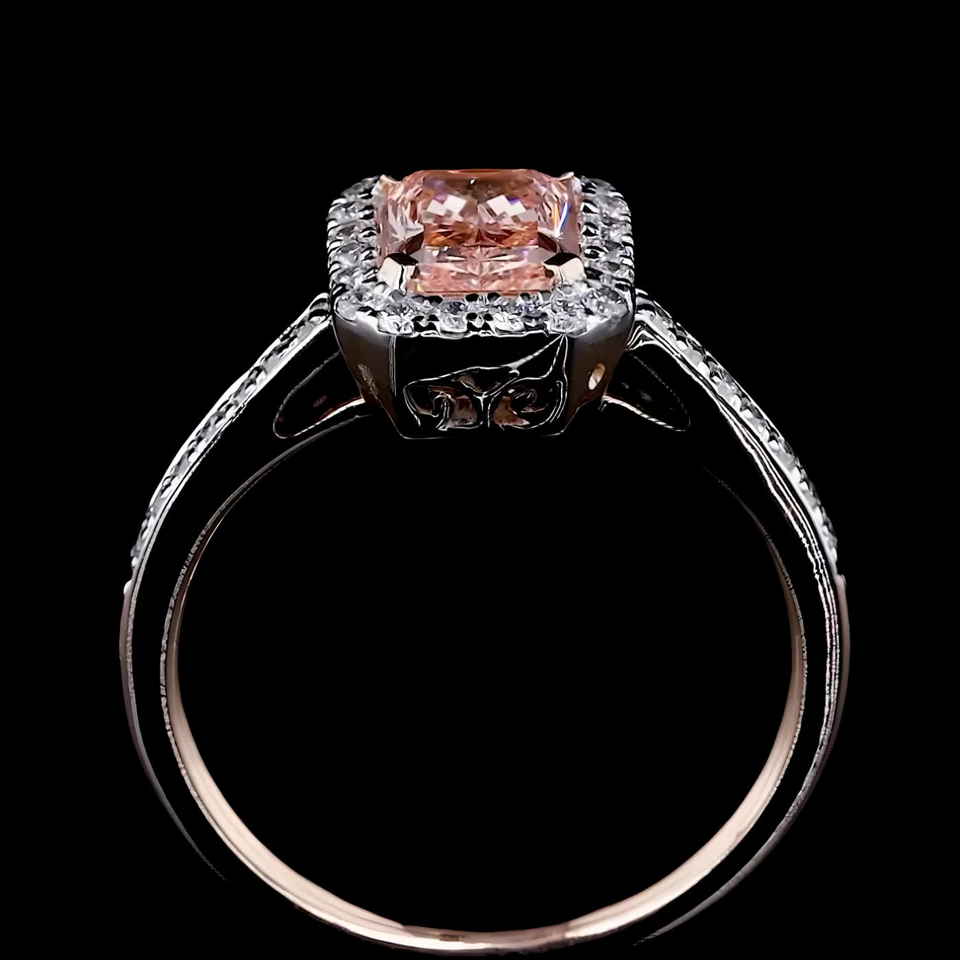 Bague sertie d'un halo de diamants roses (pavé) (D-26)