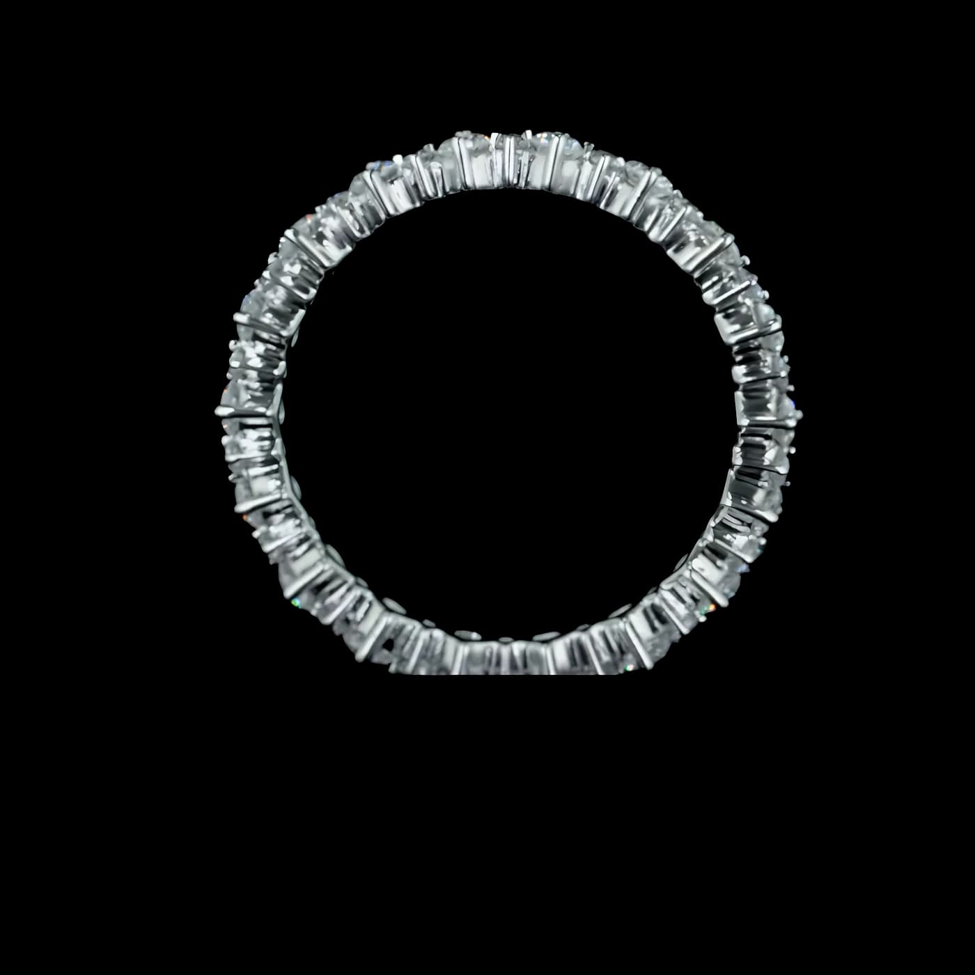 Bague entièrement pavée de diamants de laboratoire taille ronde (D87)