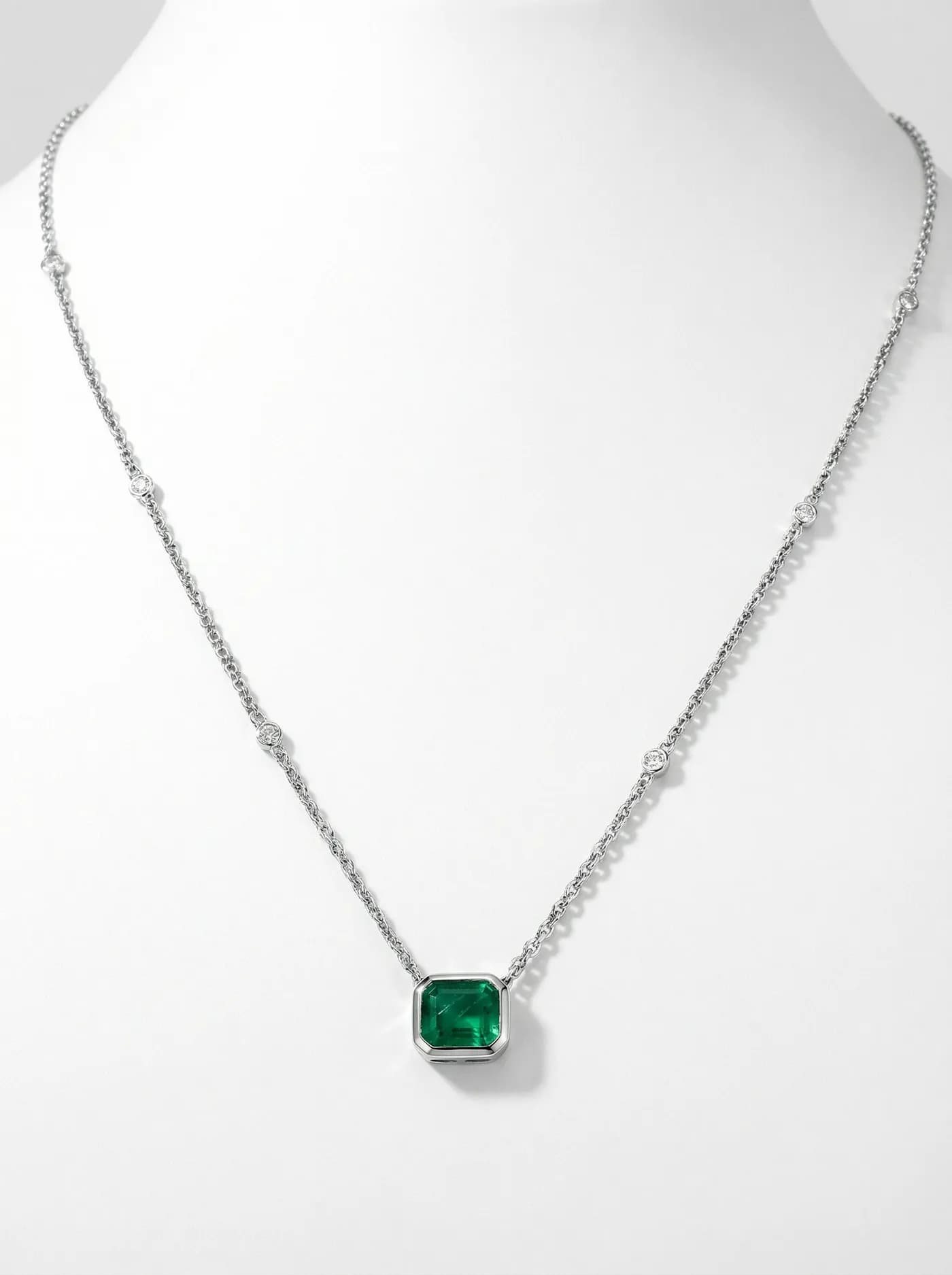 Pendentif halo en diamant vert (CV154-4)