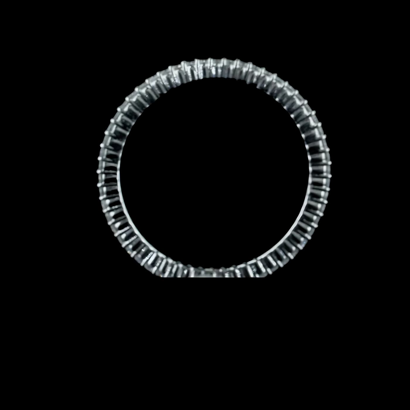 Bague entièrement pavée de diamants ronde (D88)