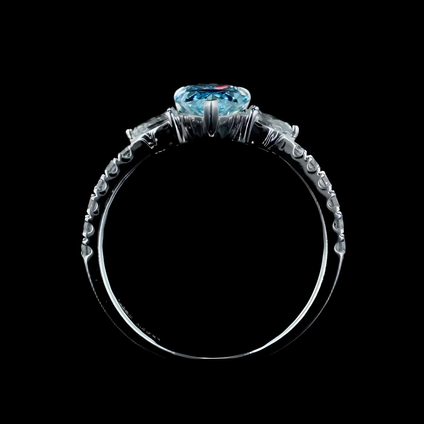 Bague avec pierre latérale en diamant bleu (D24)