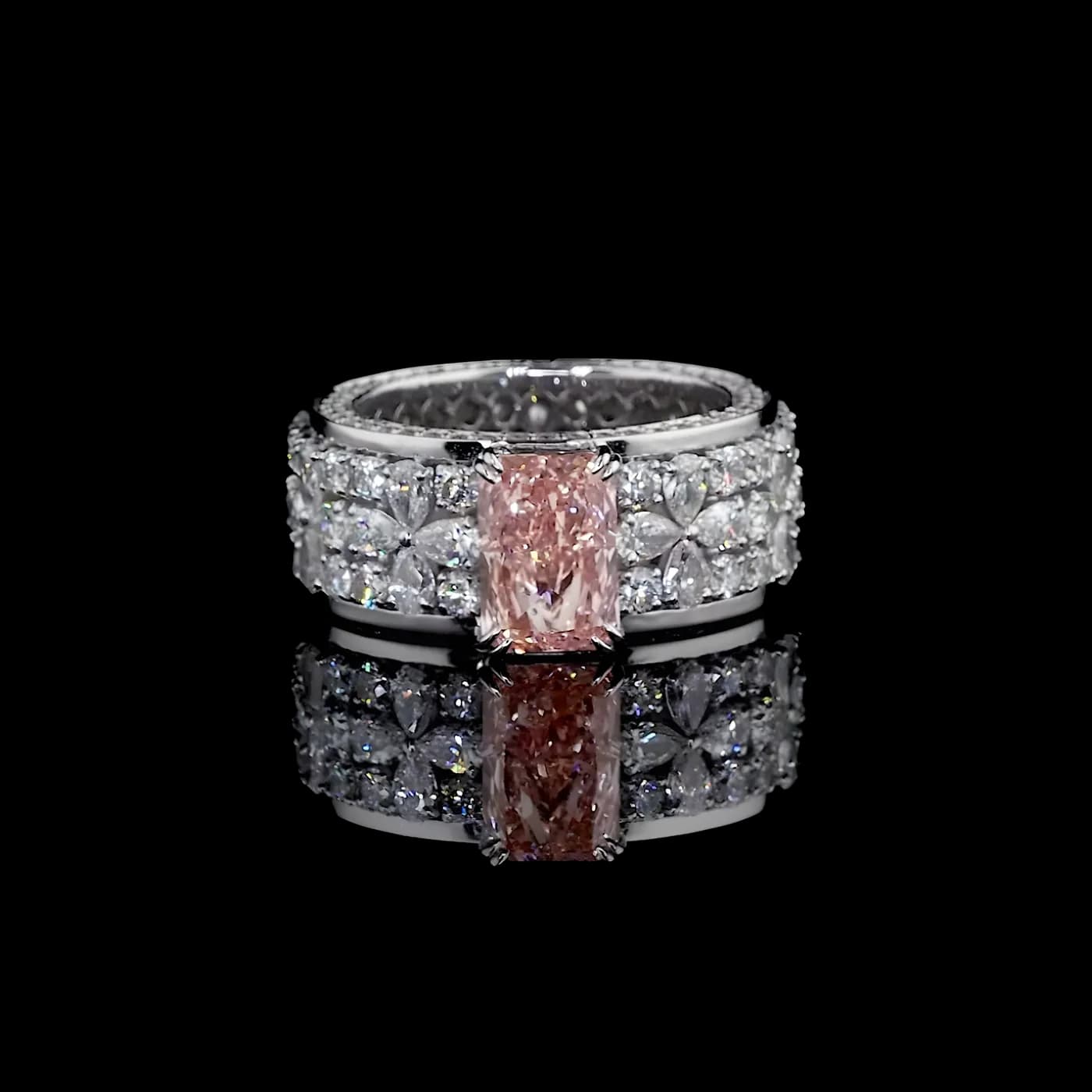 Bague pavée de diamants roses  (LC1-14)