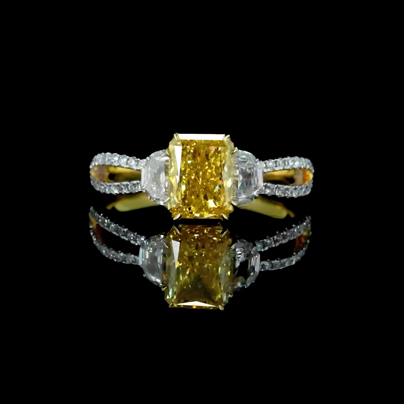 Bague avec pierre latérale en diamant jaune (D59)