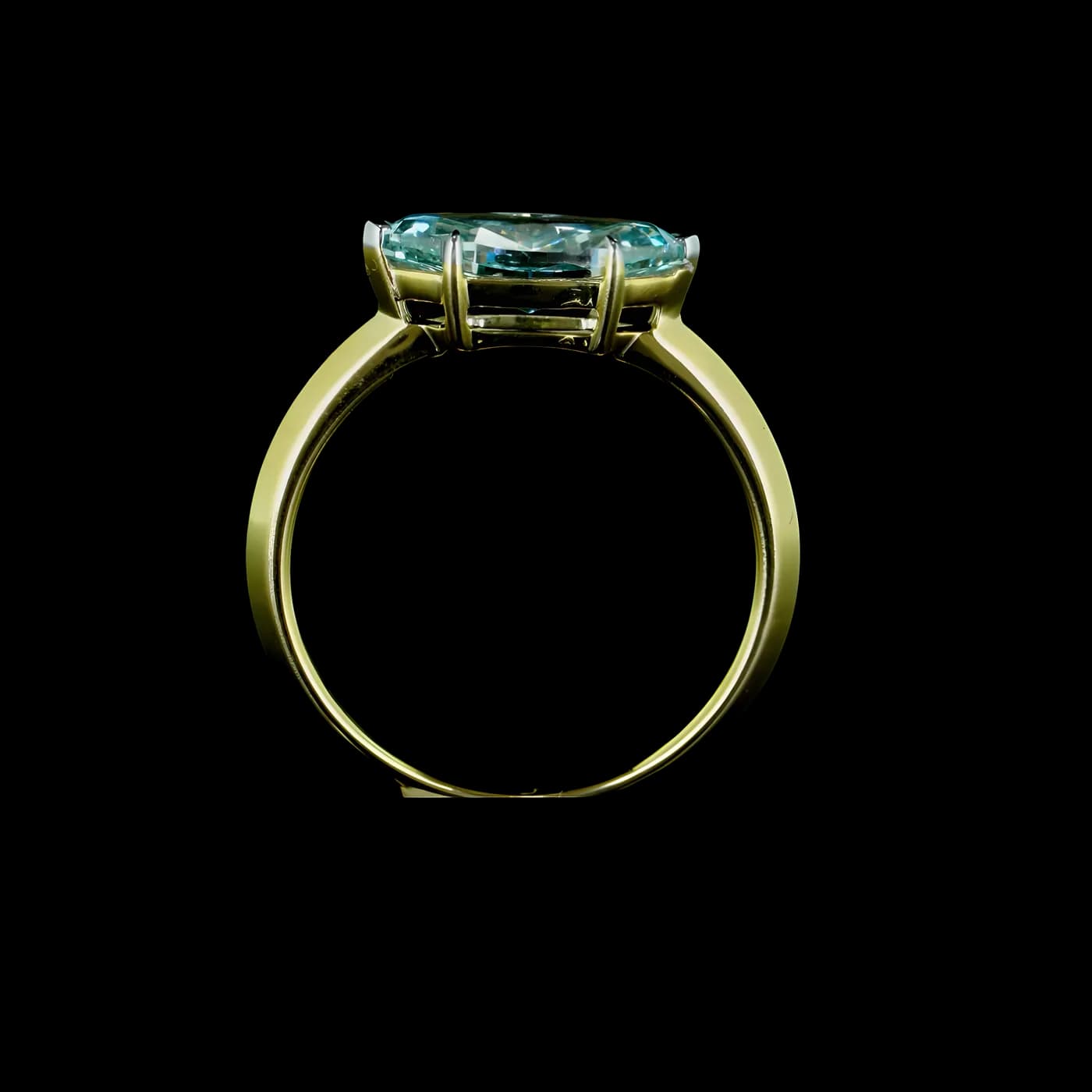Bague solitaire en diamant bleu (D84)