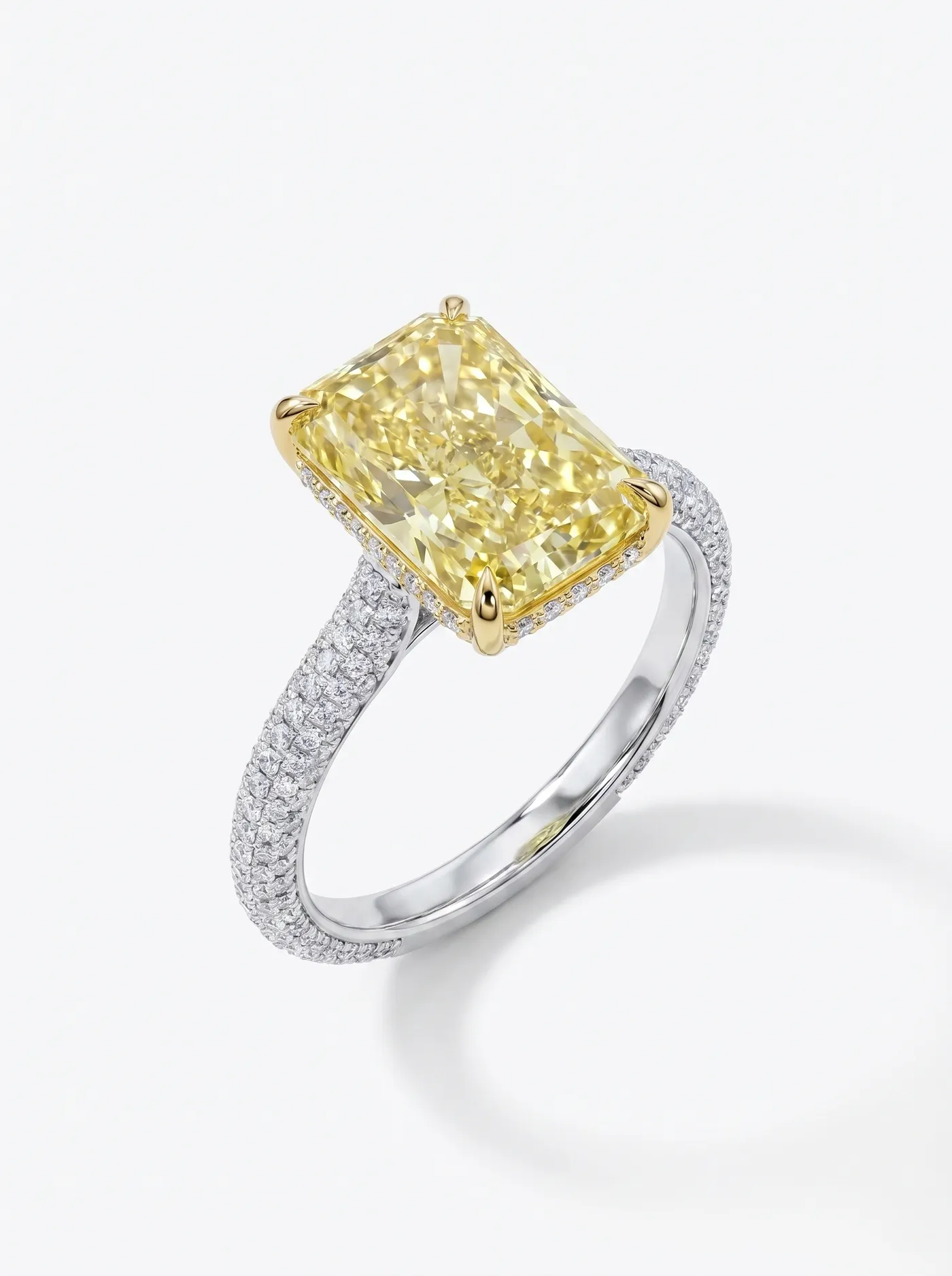 Bague avec pierre principale RADIANT